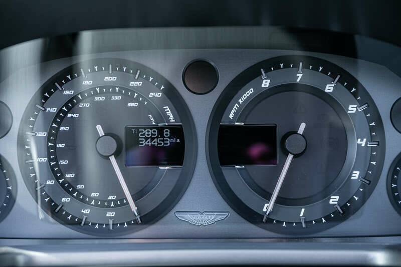 Image 12/50 of Aston Martin Vanquish Volante (2014)