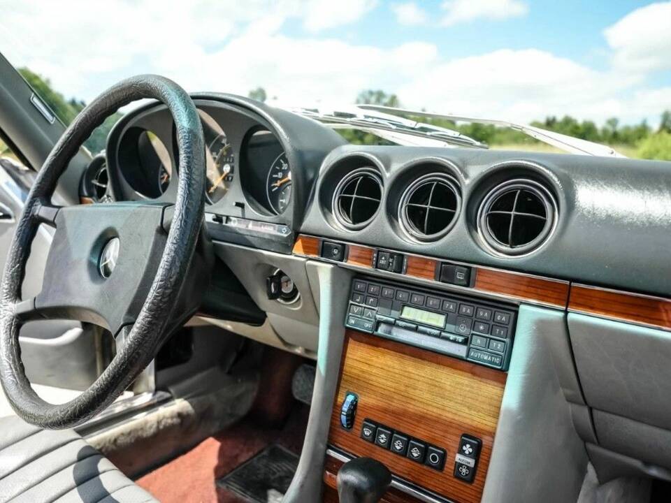 Image 6/28 of Mercedes-Benz 380 SL (1981)
