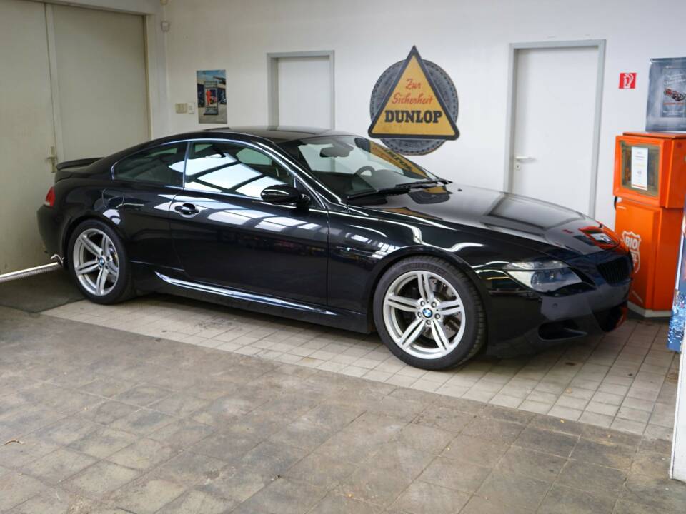 Bild 30/32 von BMW M6 (2006)