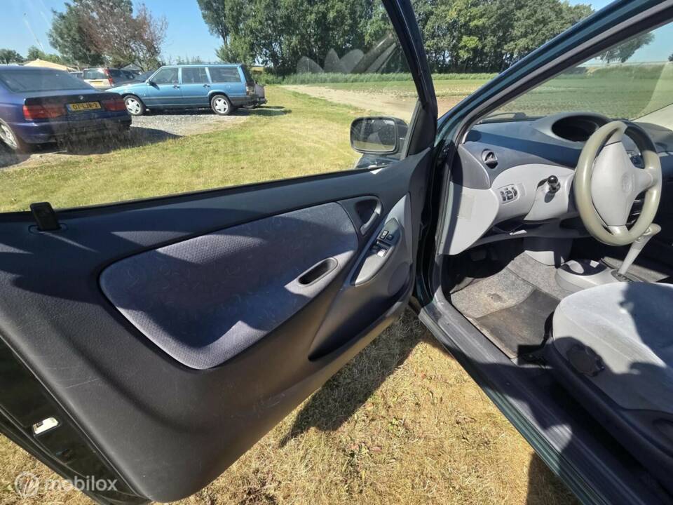 Afbeelding 7/15 van Toyota Yaris 1.33 VVT-i (2000)