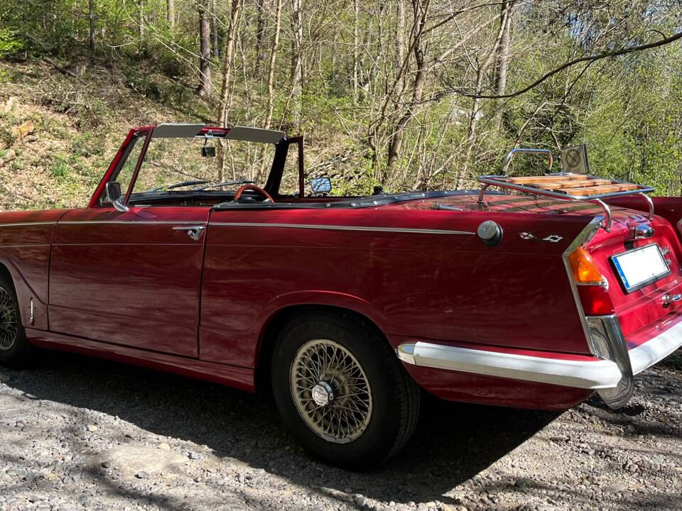 Image 2/50 of Triumph Herald 1200 (1965)