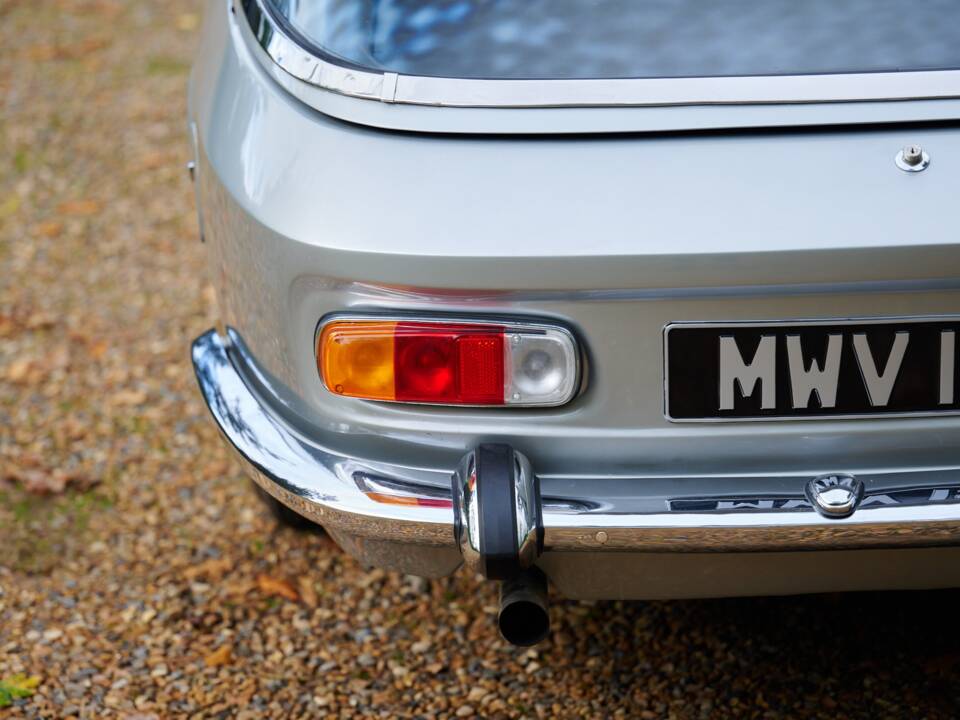 Image 37/50 of Jensen FF (1967)