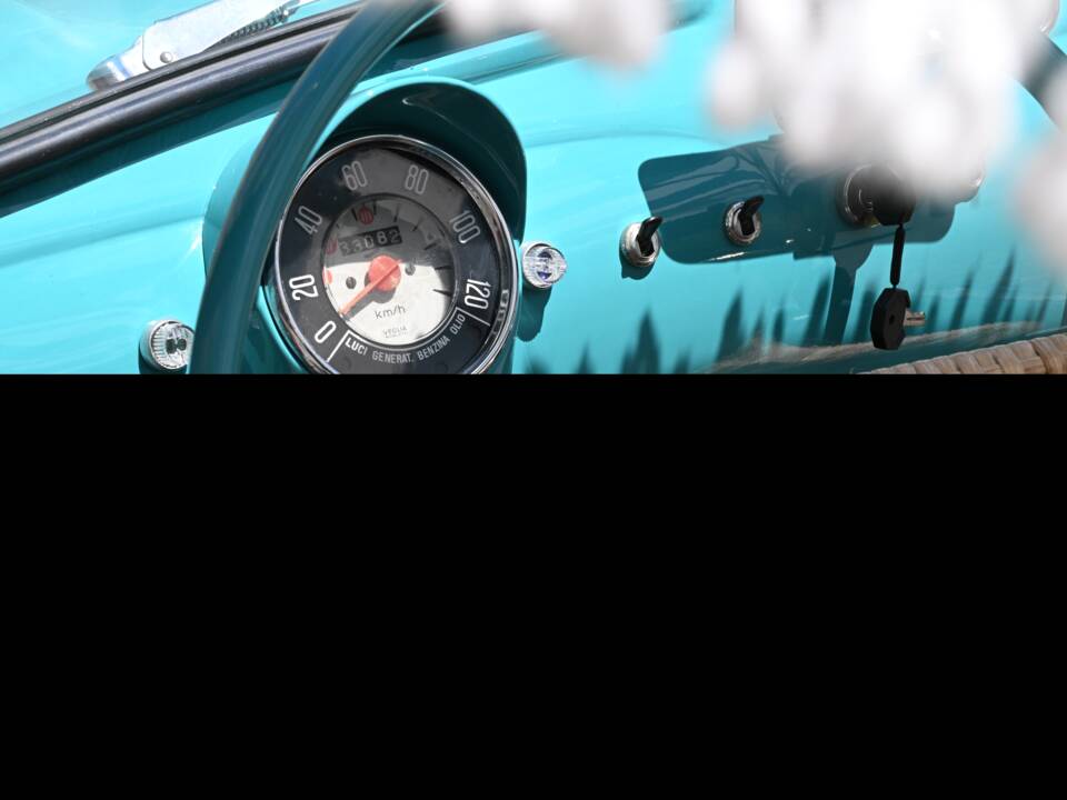 Image 19/90 of FIAT Ghia 500 Jolly (1970)
