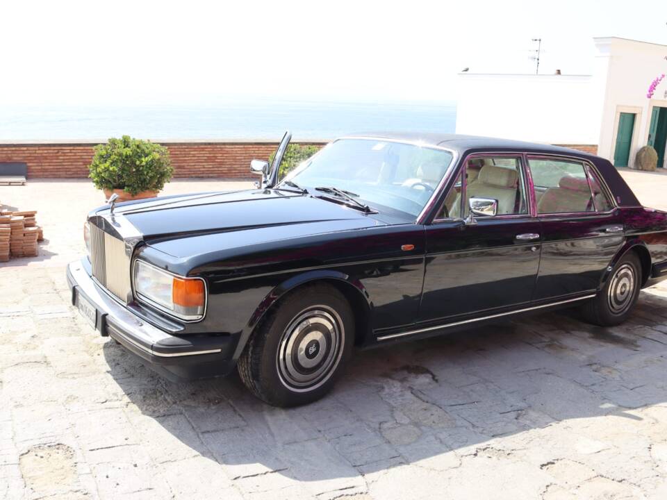 Image 2/12 of Rolls-Royce Silver Spur (1989)