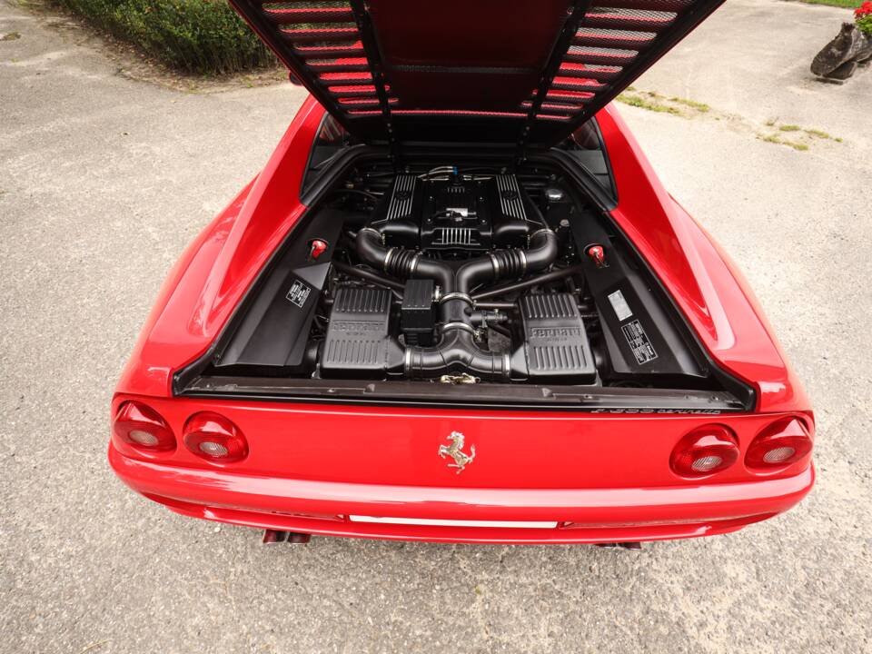 Image 26/93 of Ferrari F 355 Berlinetta (1997)