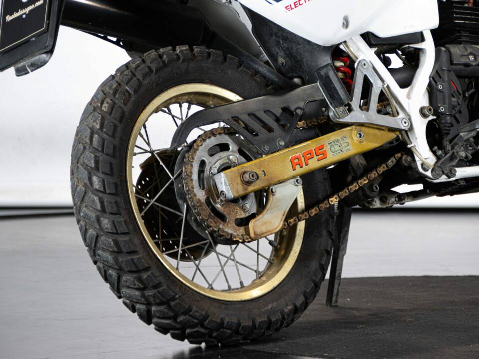 Image 24/45 of Aprilia Tuareg 350 Wind (1987)