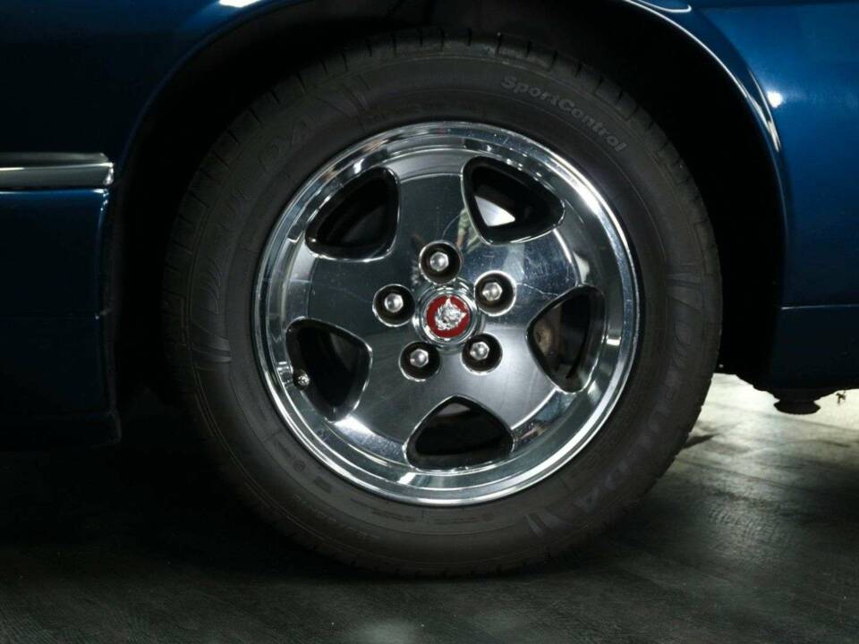 Image 46/49 de Jaguar XJS 4.0 (1995)