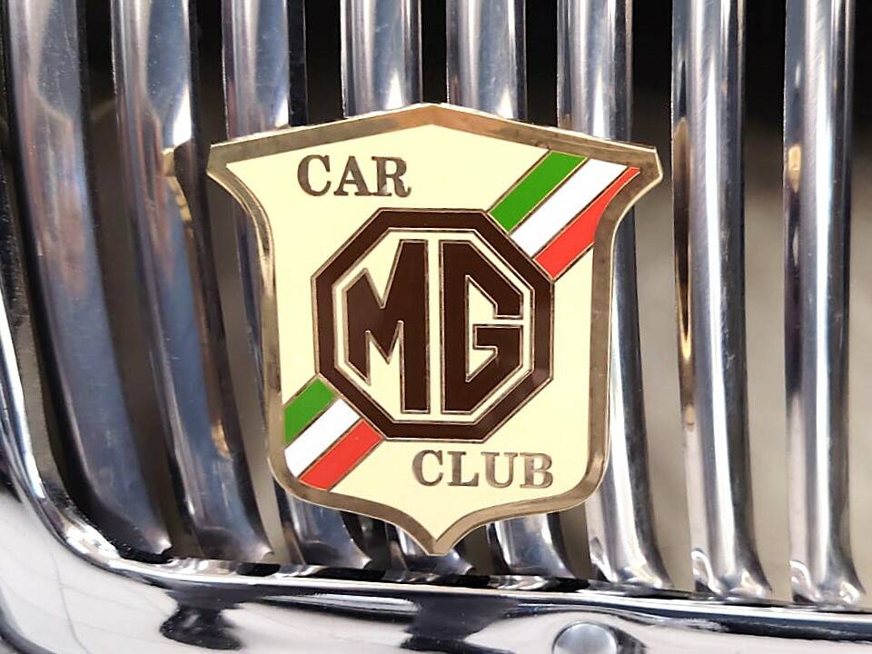 Image 13/59 of MG MGA 1500 (1958)