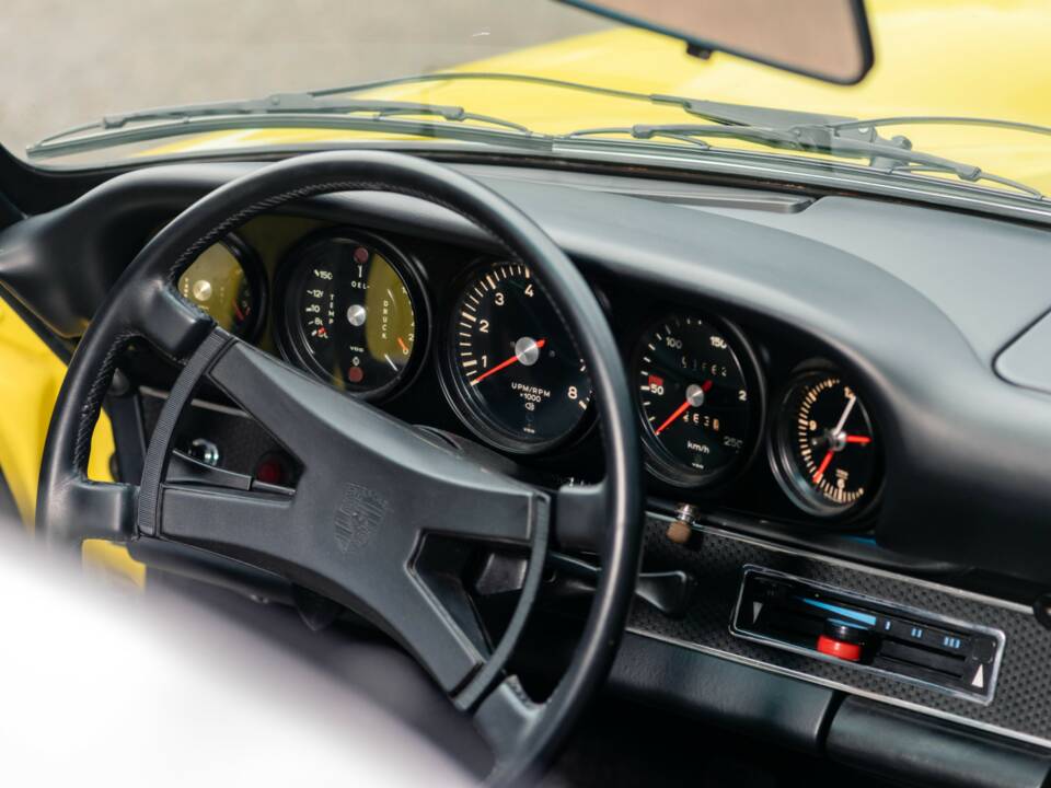 Image 36/48 of Porsche 911 2.2 T (1971)
