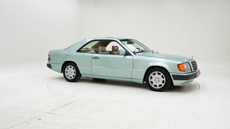 Bild 3/15 von Mercedes-Benz 300 CE (1992)