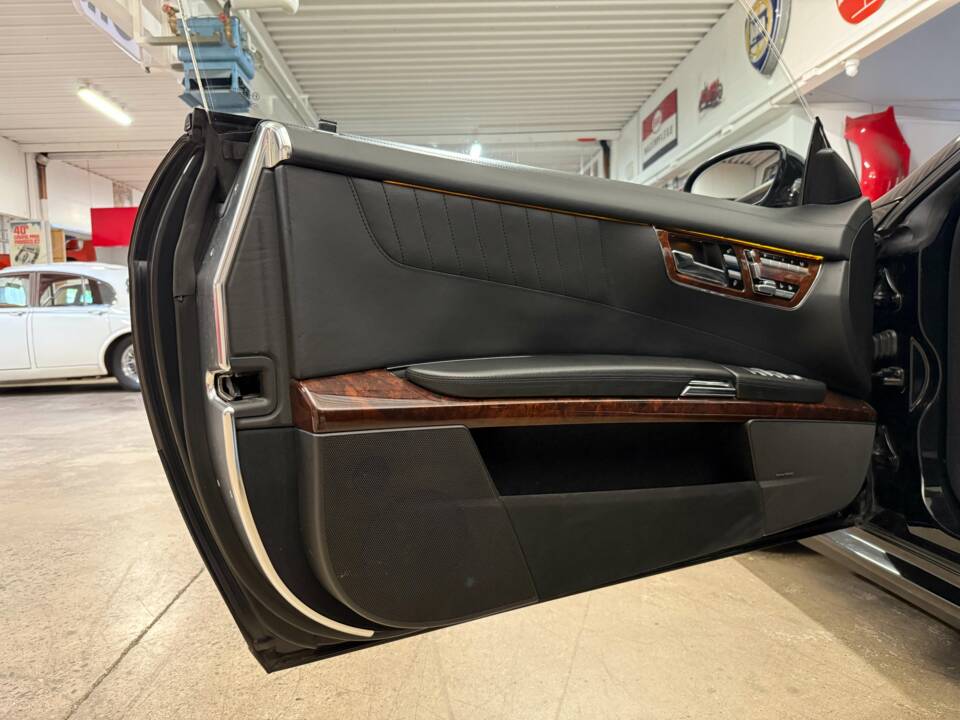 Immagine 5/19 di Mercedes-Benz CL 600 (2006)