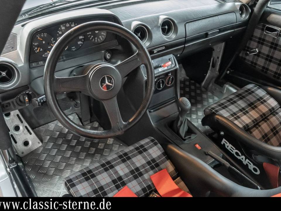 Bild 15/15 von Mercedes-Benz 280 E (1982)