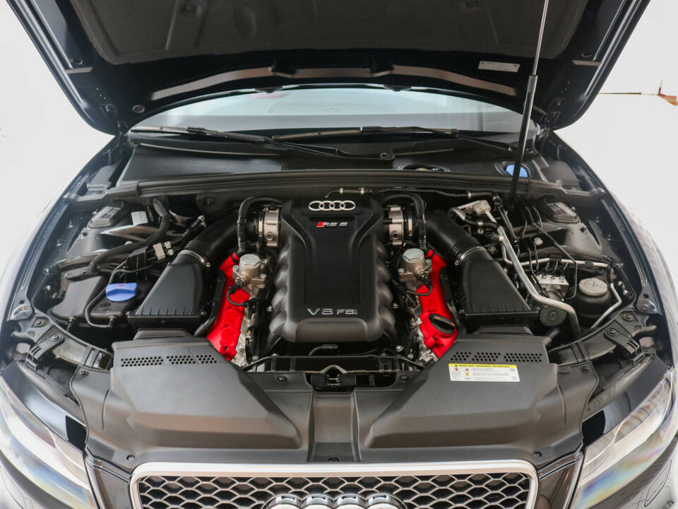 Image 11/13 de Audi RS5 (2011)