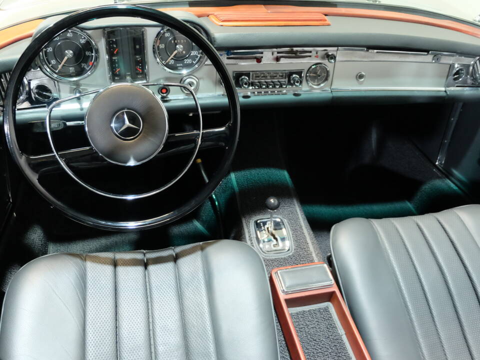 Image 26/35 of Mercedes-Benz 230 SL (1964)
