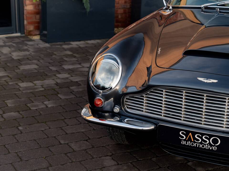 Image 11/79 of Aston Martin DB 6 (1968)