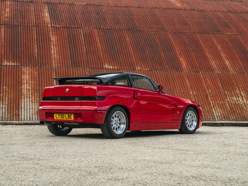 Immagine 2/45 di Alfa Romeo SZ (1991)