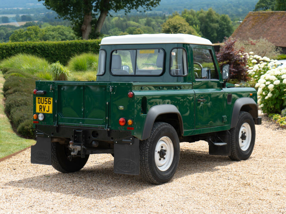 Bild 39/50 von Land Rover Defender 90 Td5 (2006)