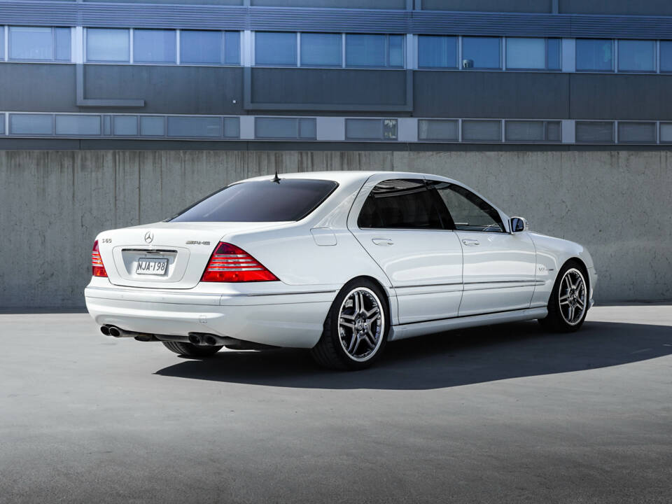 Image 4/51 of Mercedes-Benz S 65 AMG L (2004)