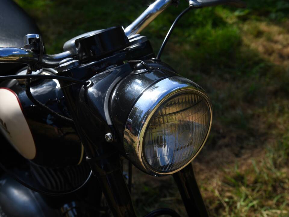 Image 15/31 of BSA Bantam Major D3 (1957)