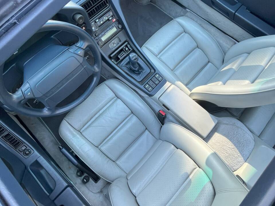 Image 19/26 of Porsche 928 GTS (1995)