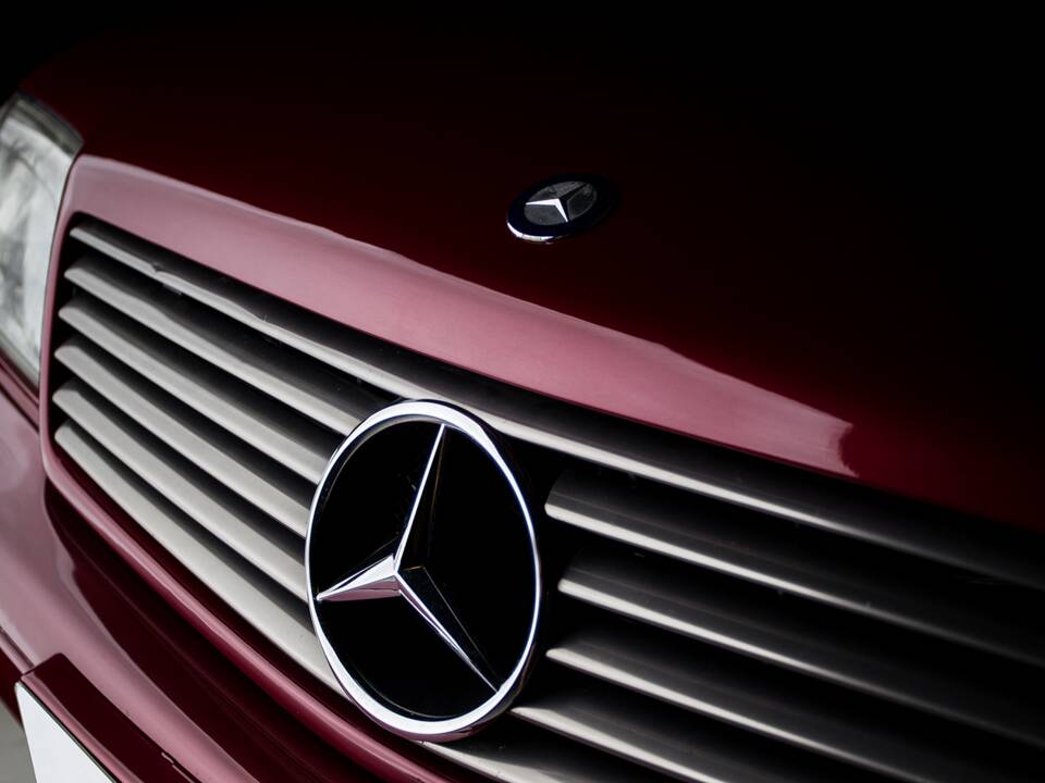 Image 33/45 of Mercedes-Benz SL 280 "Final Edition" (2001)