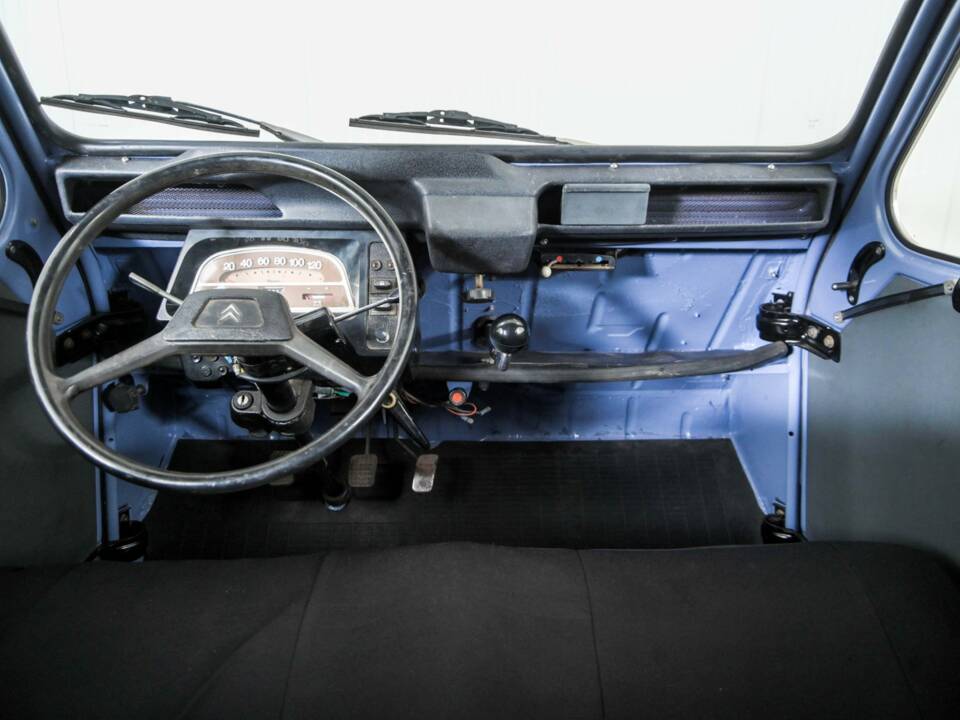 Image 7/50 of Citroën 2 CV 6 (1985)