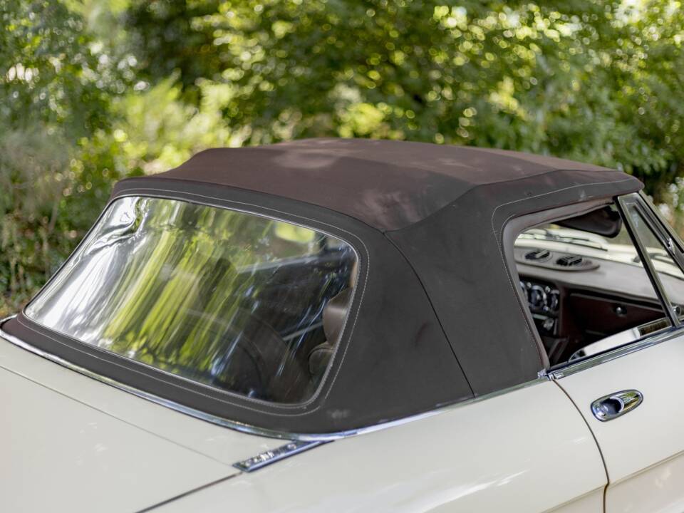 Immagine 23/50 di Alfa Romeo 2000 Spider Veloce (1980)