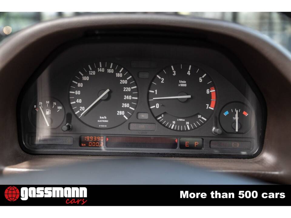 Image 11/15 of BMW 750iL (1989)