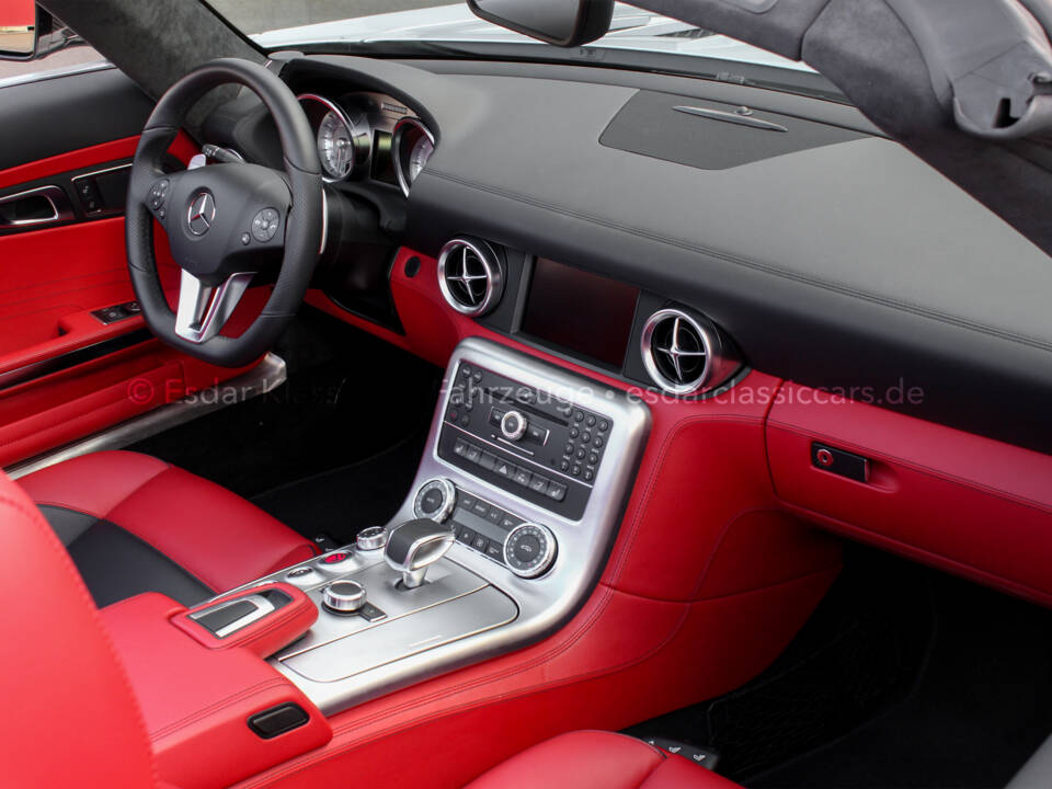 Afbeelding 12/36 van Mercedes-Benz SLS AMG Roadster (2012)