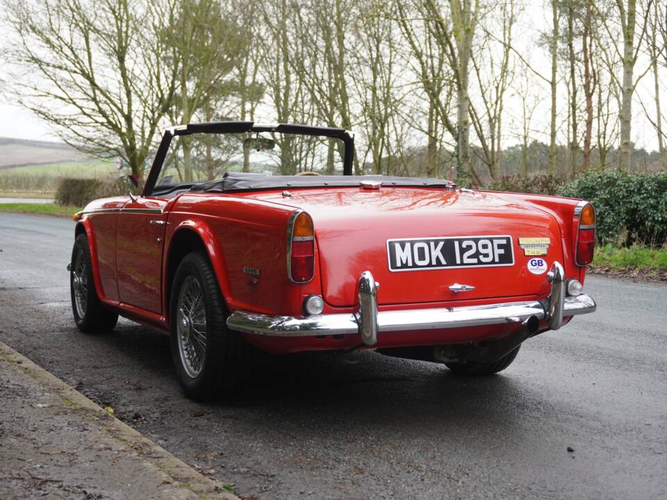Image 4/21 of Triumph TR 5 PI (1968)