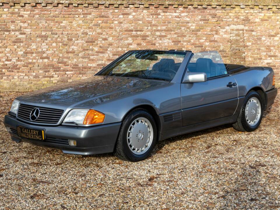 Image 32/50 of Mercedes-Benz 500 SL (1991)