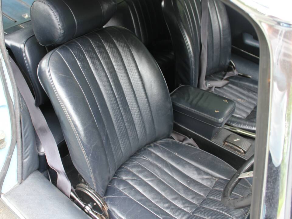 Bild 10/16 von Jaguar E-Type V12 (2+2) (1971)