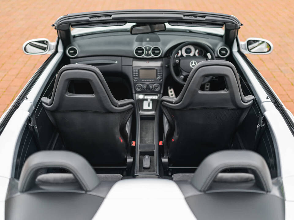 Bild 16/28 von Mercedes-Benz CLK DTM AMG (2006)