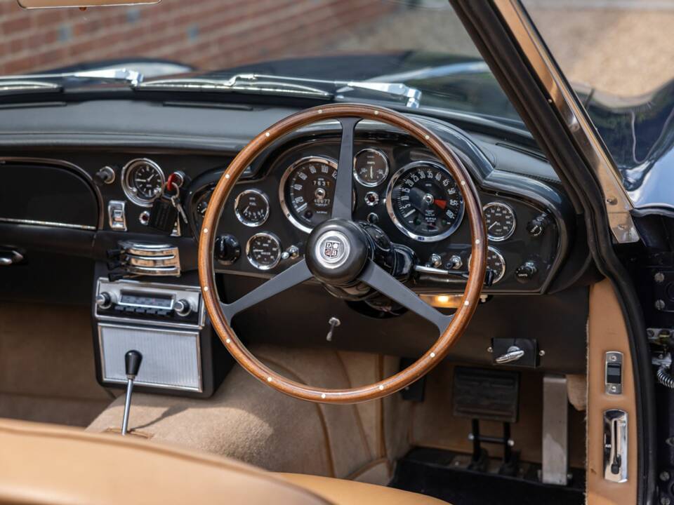 Imagen 13/50 de Aston Martin DB 6 Volante (1967)