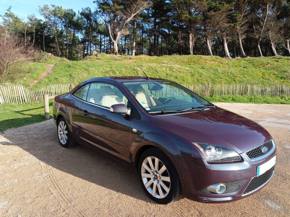 Image 2/9 of Ford Focus CC 2.0 (2008)