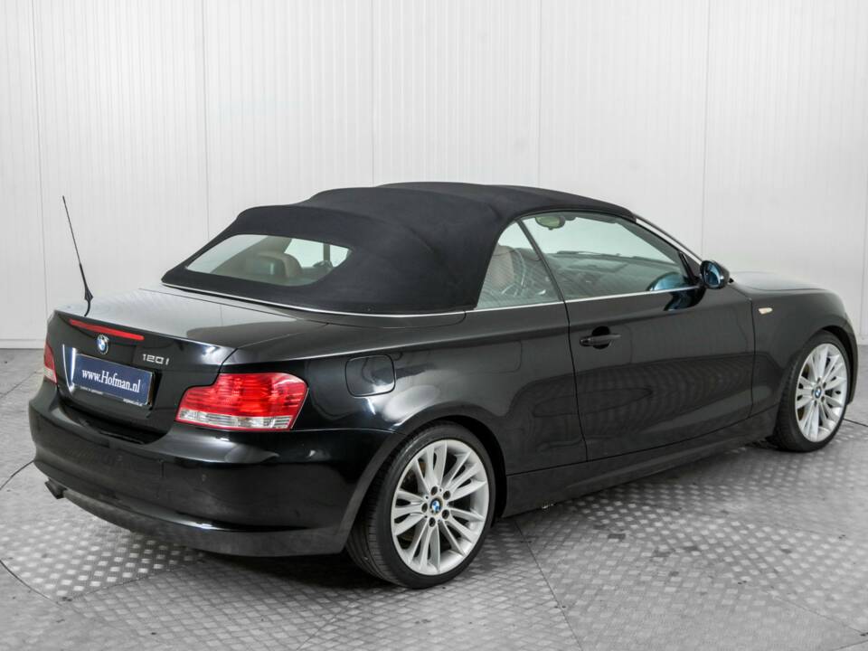 Image 50/50 de BMW 120i (2008)