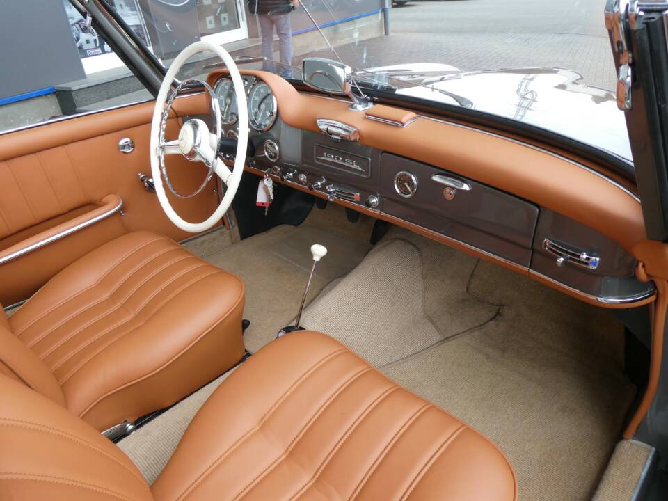 Image 12/26 of Mercedes-Benz 190 SL (1962)