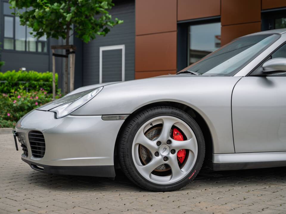 Afbeelding 20/73 van Porsche 911 Carrera 4S (2002)