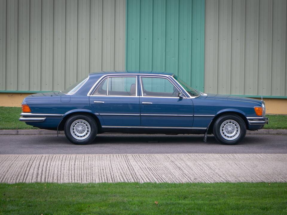 Immagine 4/31 di Mercedes-Benz 280 SE (1980)