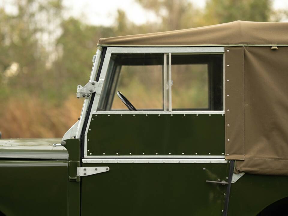 Image 20/50 of Land Rover 80 (1952)