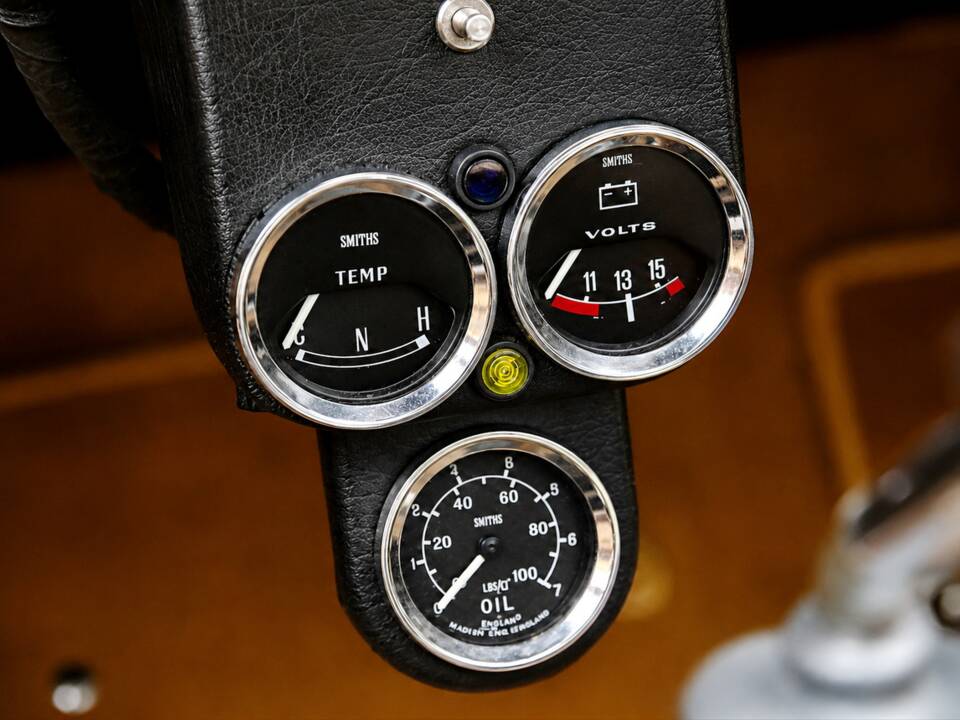 Image 11/15 of Lagonda V12 DHC (1938)