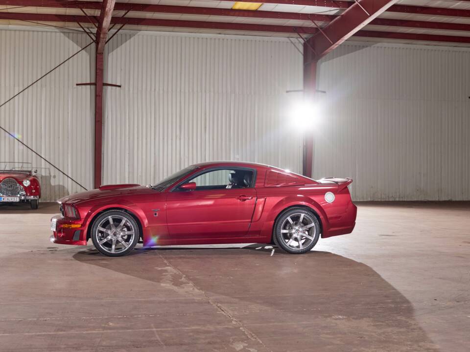Image 13/68 of Ford Mustang GT (2005)