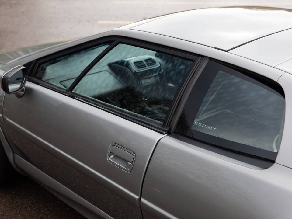 Image 33/50 of Lotus Esprit GT3 (1998)