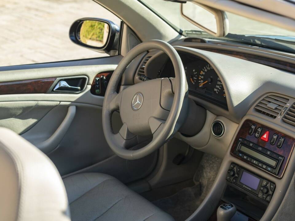 Bild 48/50 von Mercedes-Benz CLK 230 Kompressor (1999)