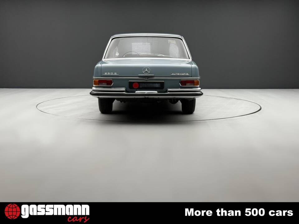 Image 7/15 of Mercedes-Benz 250 S (1966)
