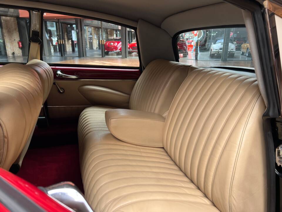 Image 22/37 of Citroën ID 19 (1967)
