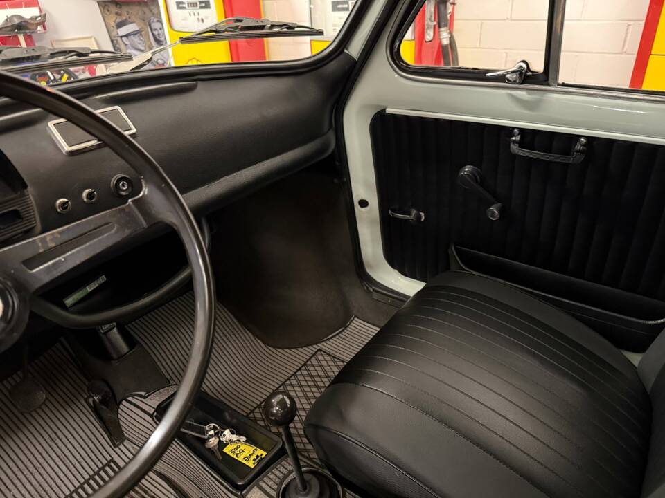 Image 11/19 de FIAT 500 L (2012)