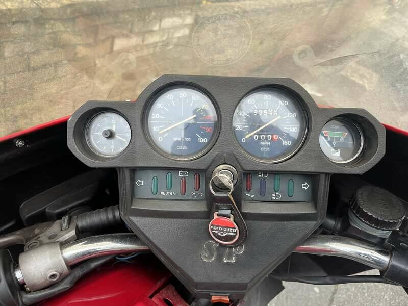 Image 19/26 of Moto Guzzi 1000 SP (1980)