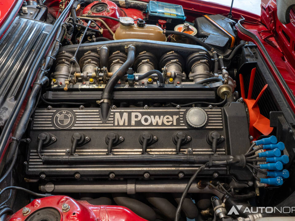 Image 21/51 of BMW M 635 CSi (1985)