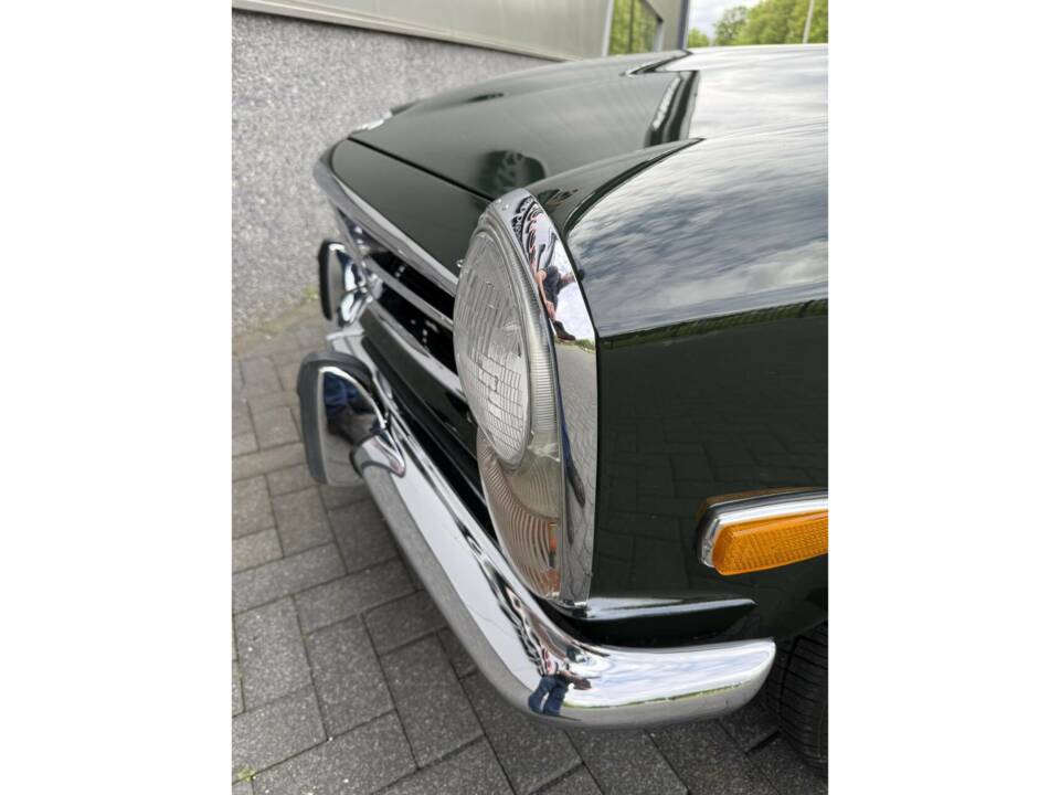 Image 26/50 de Mercedes-Benz 280 SL (1969)
